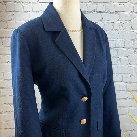 THE TOG SHOP Classic Preppy Blazer in Navy w/Gold Crest Buttons, Size 10P - Picture 1 of 9